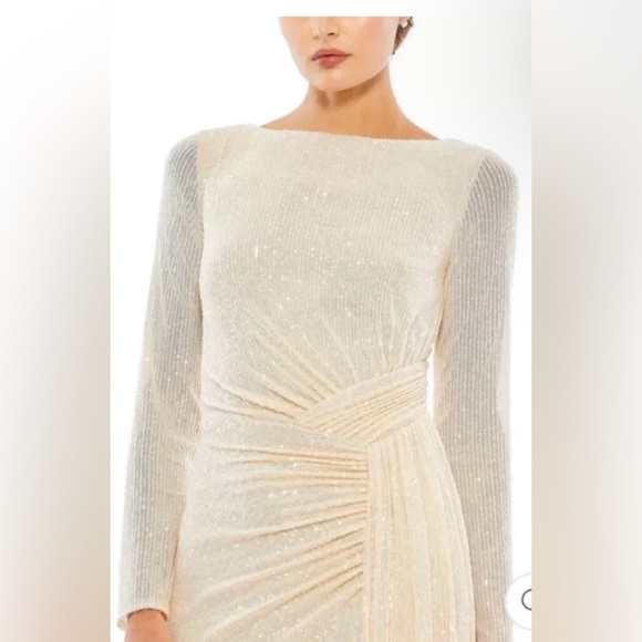 Max Duggal 26715 size 0 Ruched Long Sleeve Boat Neck Gown Iridescent sequins - Picture 4 of 4